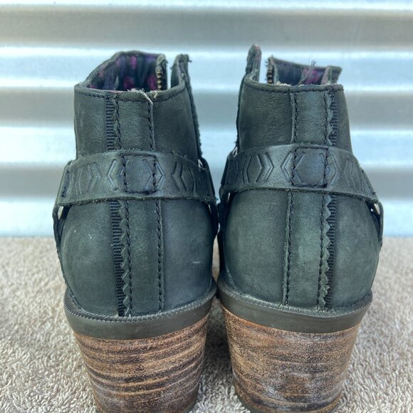 TEVA Women's 7 'Foxy' Leather Ankle Boots with Zipper - Picture 2 of 7